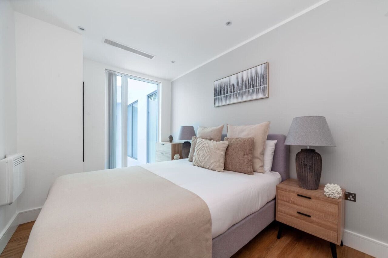 1 slaapkamer, een strijkplank/strijkijzer, gratis wifi, beddengoed