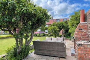 Property grounds - Bay View House (Sewerby)