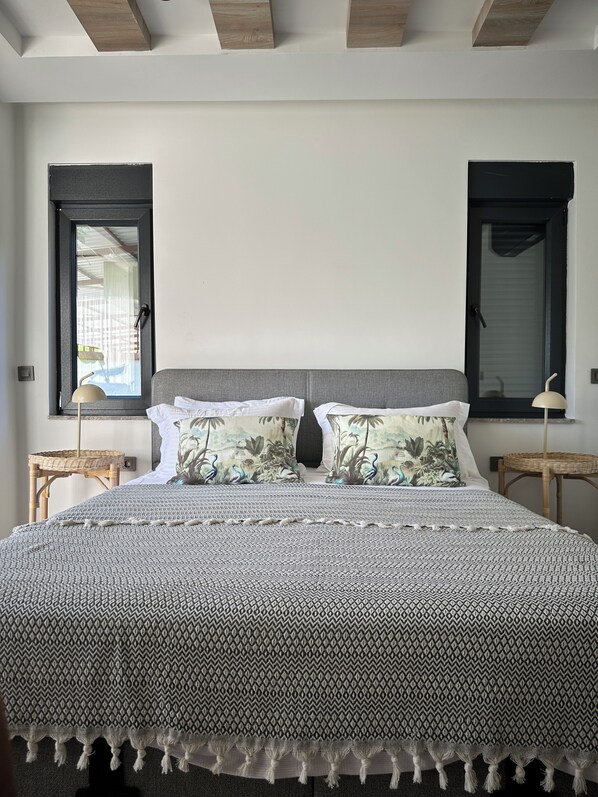 2 bedrooms, iron/ironing board, travel cot, free WiFi