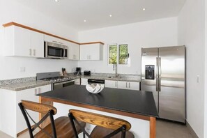 Fridge, microwave, stovetop, coffee/tea maker - 2 bed 2 bath/private pool. Perfect Comfort Zone in MARVISTA  (Playa Flamingo)