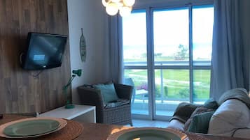Basic Apartment | Living area