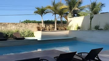 Basic Suite | Pool