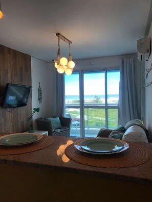 Basic Apartment | Living area - Flat Mandai Cabo Frio (Cabo Frio)