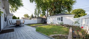 Charming 4-Bedroom Home Backyard 8 gusts with AC and WiFi in Chicago Ridge