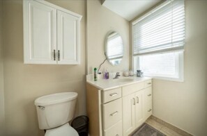 Jetted tub, hair dryer, towels, soap