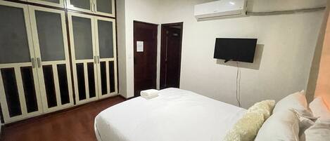 1 chambre, fer et planche à repasser, Wi-Fi, draps fournis