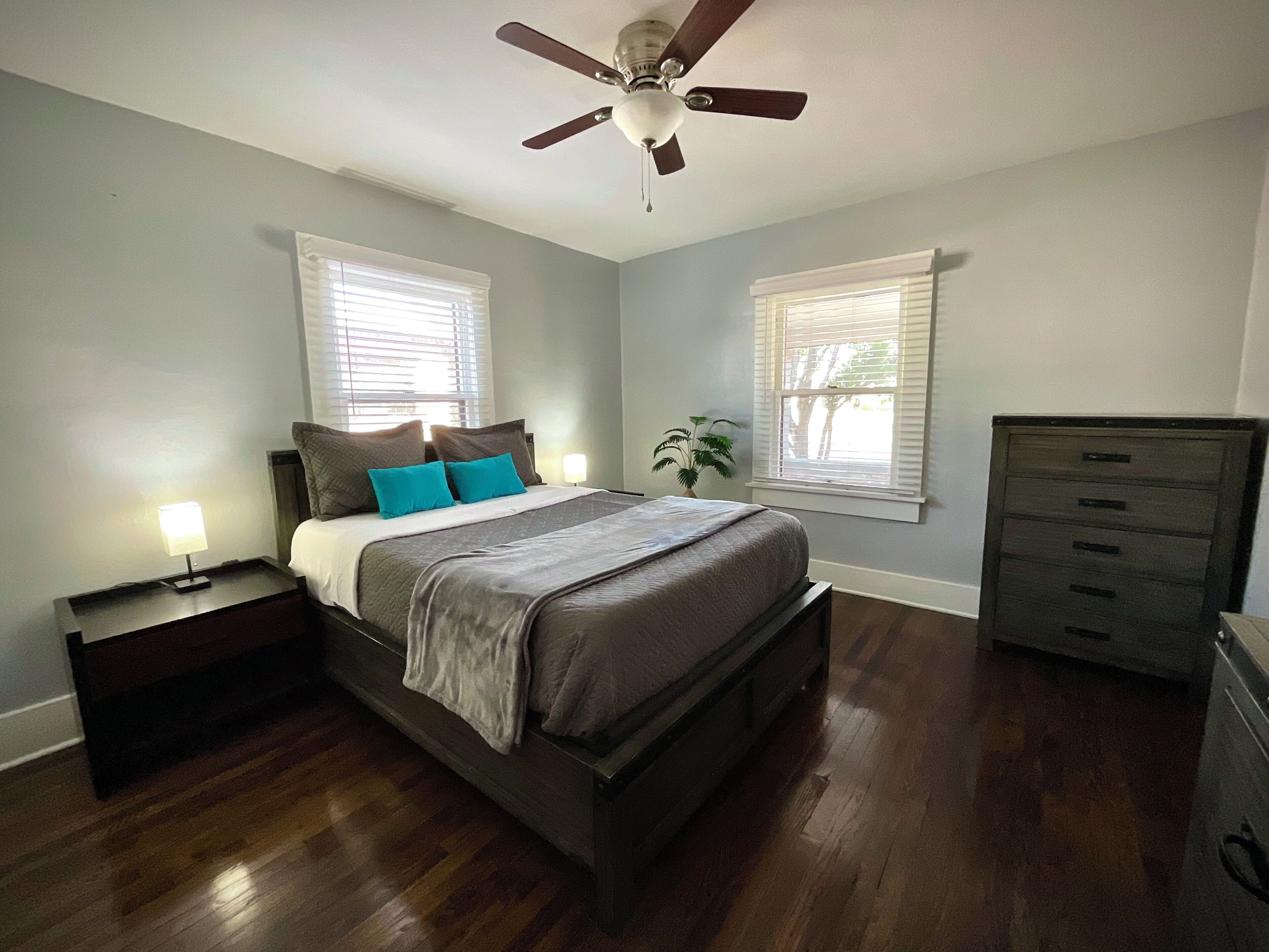 2 chambres, bureau, fer et planche à repasser, Wi-Fi gratuit