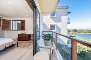 4 bedrooms, desk, travel crib, free WiFi