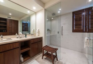 Hårføner og håndklær