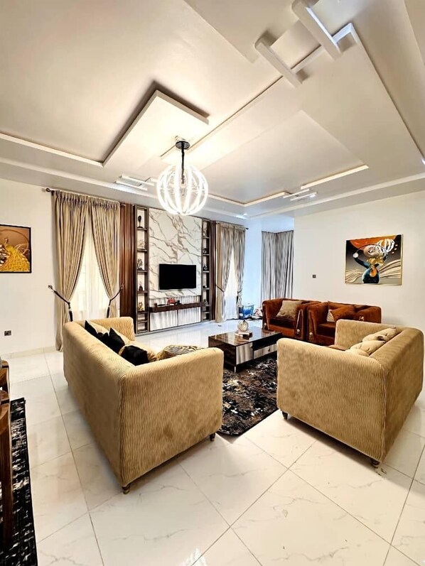 Living area - Julaz Apartment Lekki (Lekki)
