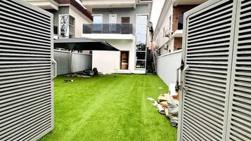 Fachada de la propiedad