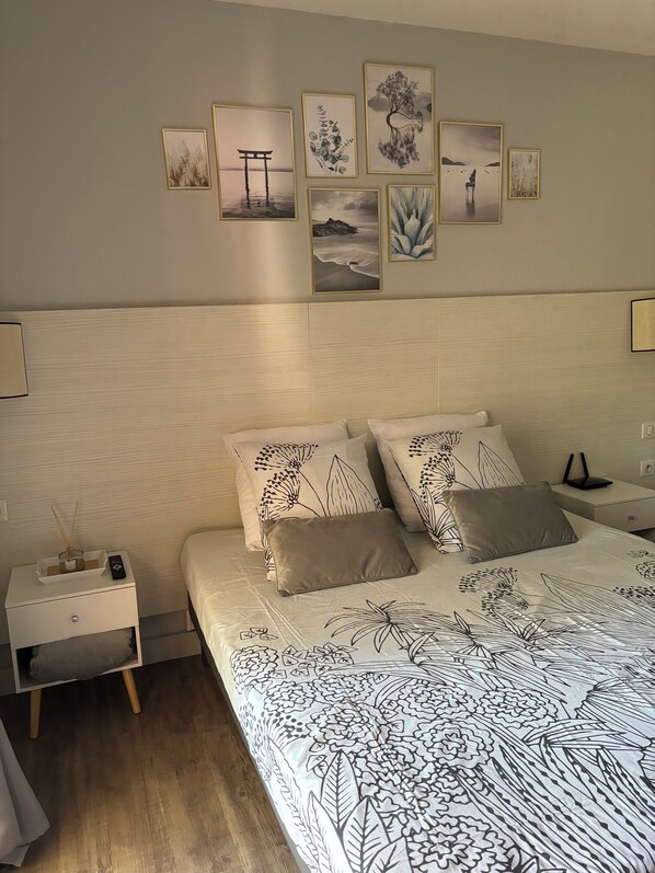 1 bedroom, iron/ironing board, WiFi, bed sheets - Studio 1 room + pools  (Arles)