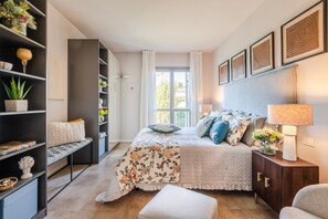 2 slaapkamers, een strijkplank/strijkijzer, gratis wifi, beddengoed