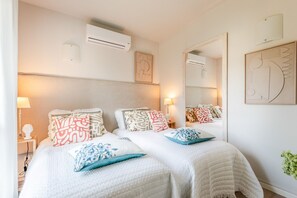 2 chambres, fer et planche à repasser, draps fournis