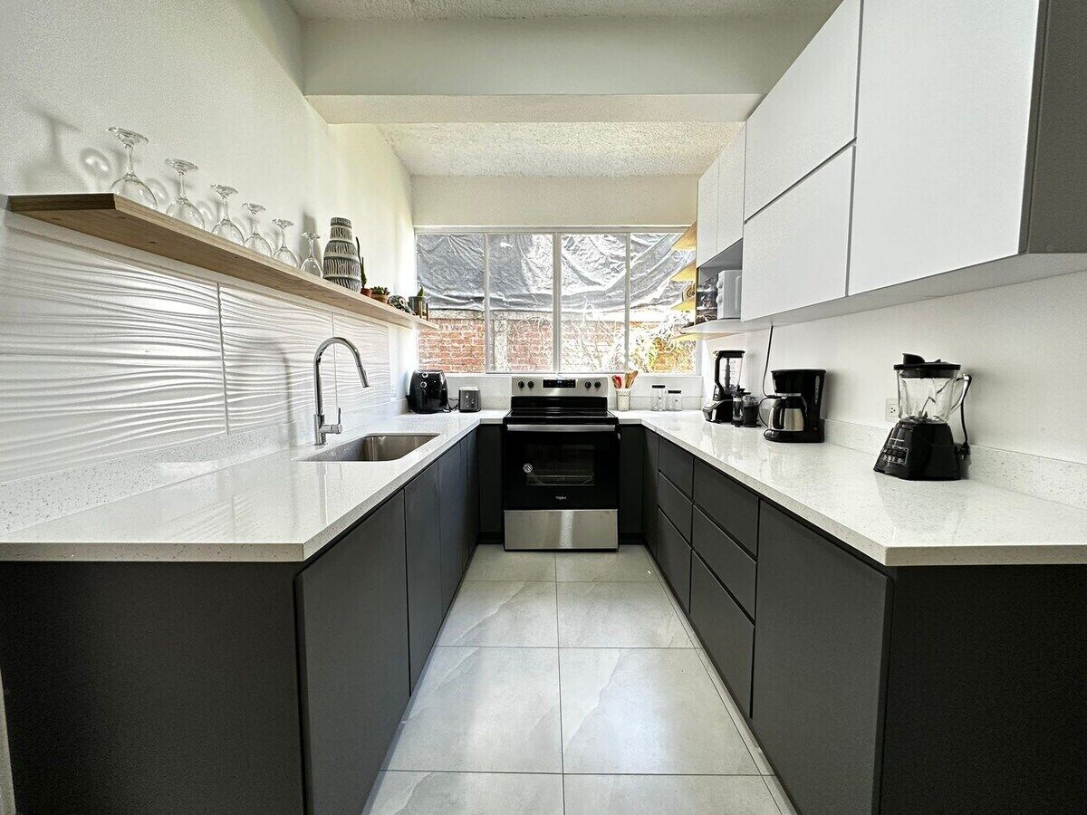 冰箱、微波炉、烤箱、炉灶