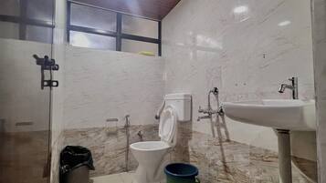 Comfort Quadruple Room | Bathroom | Shower, free toiletries, towels, soap