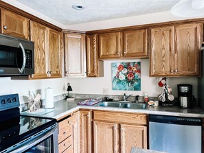 Microwave, oven, stovetop - Adorable Home Close to Everything!  (Kokomo)