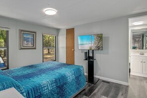 3 bedrooms, desk, iron/ironing board, WiFi