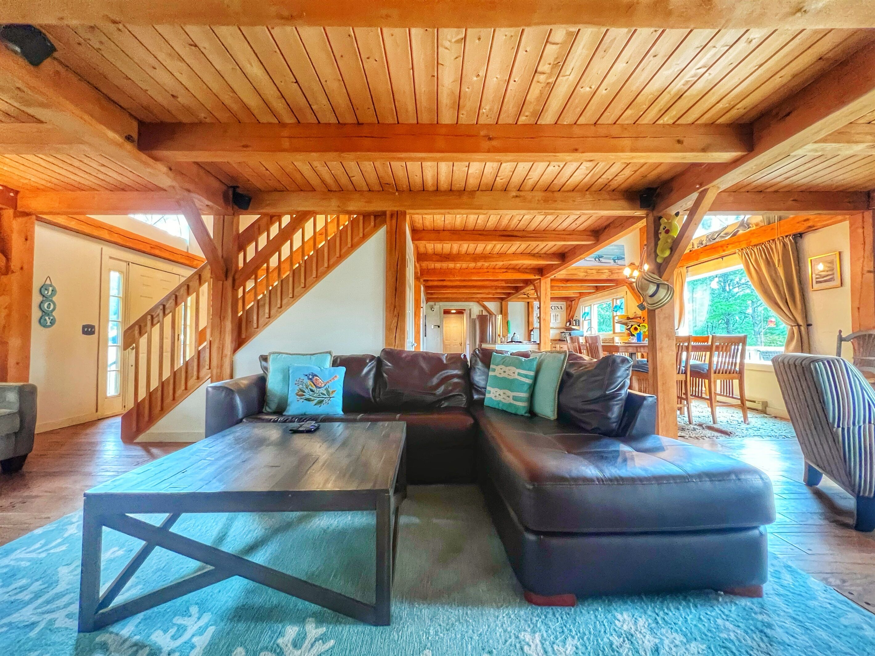 Smart-TV, peis og kontorer