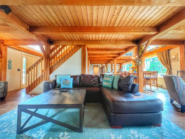 Smart TV, fireplace, offices