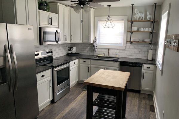 Frigorífic, microones, forn i placa de cuina