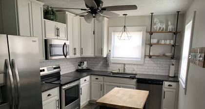 Charming renovated 3-bedroom house walking distance to downtown Elizabethtown.