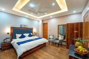 Deluxe Room, Mountain View | Premium bedding, free WiFi, bed sheets - Kasol ArtHouse -The Treasure of Himalayas (Bhuntar)