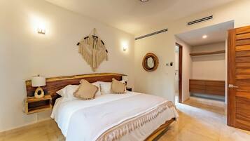 Deluxe Apart Daire, 3 Yatak Odası, Mikrodalga, Kanal Manzaralı | 3 yatak odası, Select Comfort yatak, odada kasa