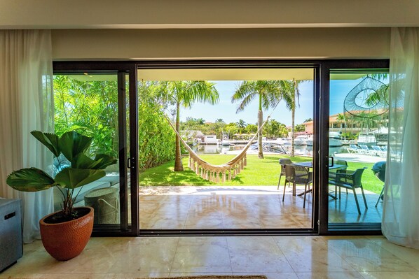 Deluxe Condo, 3 Bedrooms, Microwave, Canal View | View from room