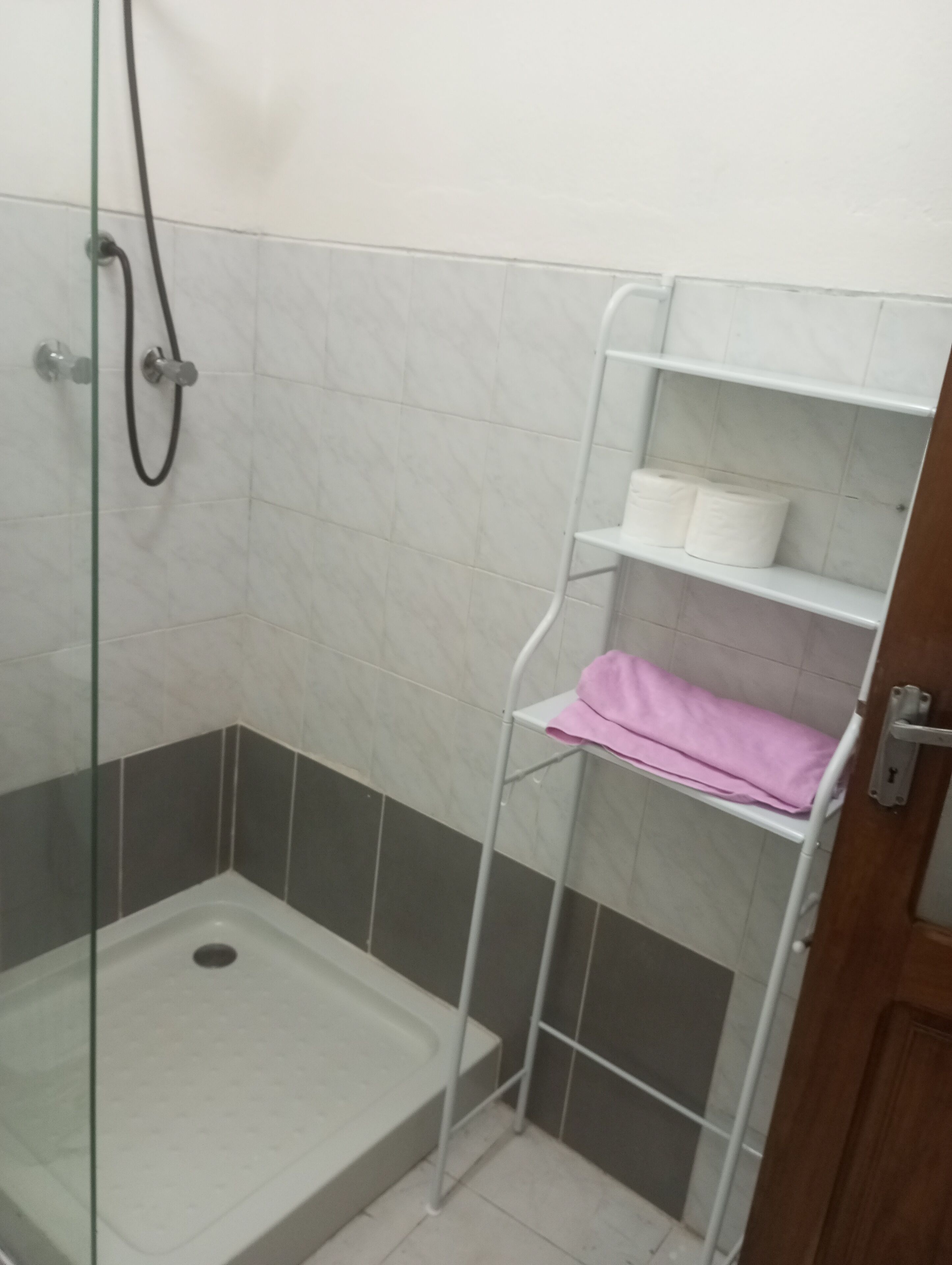 Toallas, jabón, papel higiénico