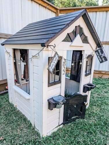 Perfect Family Escape: Playground, Fire Pit, Games & Boat Parking Near Kemah!