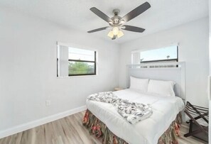 4 bedrooms, iron/ironing board, WiFi, bed sheets
