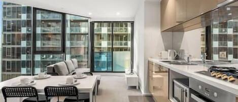 Fridge, microwave, oven, stovetop