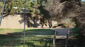 المنطقة المحيطة بالمنشأة