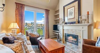 Beautifully renovated 2 bedroom condo in Stratton VT - walk to Village/Lifts!