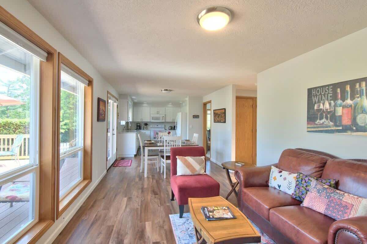 Smart TV, fireplace, offices
