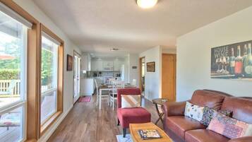 Smart TV, fireplace, offices