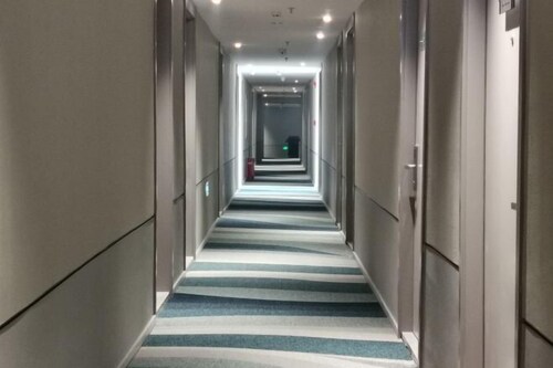 Home Inn Business Hotel (Benxi Railway Station Branch)