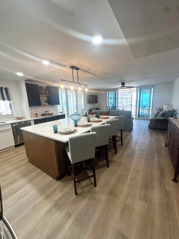 Interior - Breathtaking Beachfront Luxury  2BR Gulf-Front Oasis with Panoramic Views (Fort Myers Beach)