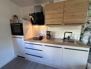 Refrigerador, horno, parrilla de estufa y lavavajillas 