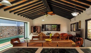 Dining - Villa de la Paz (Romantic Zone) (Puerto Vallarta)