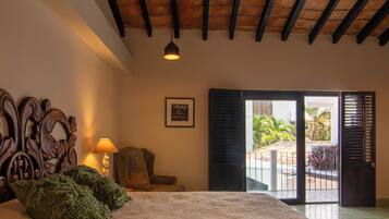 5 bedrooms, iron/ironing board, WiFi, bed sheets