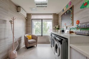 Laundry room - Homeinn Plus Hotel (Hangzhou Sijiqing Qianjiang New Town Shuangling Road) (Hangzhou)