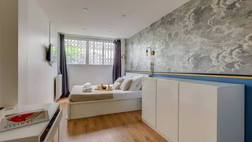 3 slaapkamers, een strijkplank/strijkijzer, internet, beddengoed