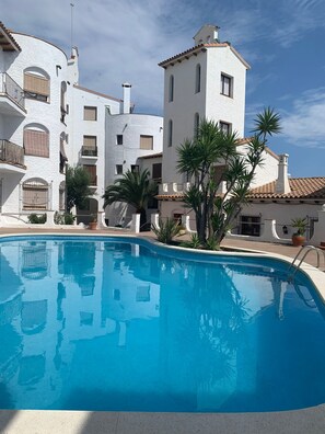 Outdoor pool - In front of the sea in Sitges (sitges)