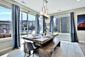 Luxury House, Mountain View | In-room dining - Entrada at Moab 619 and 623 (Moab)