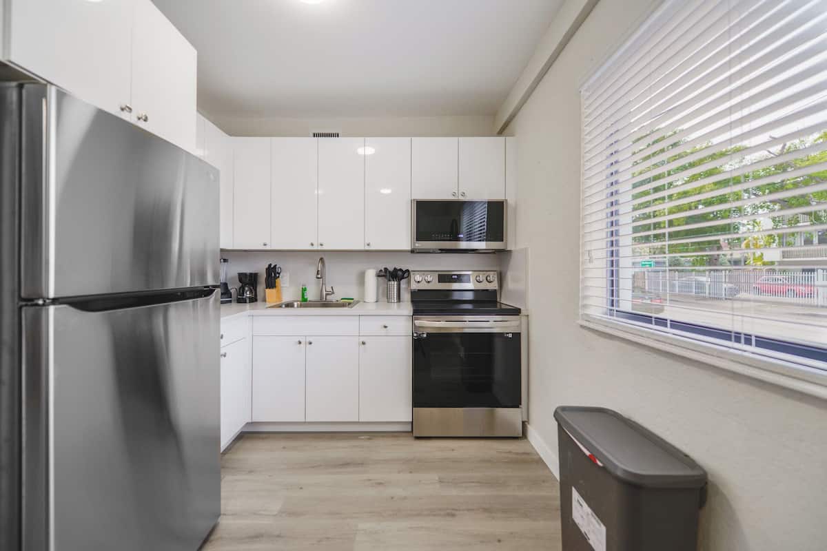 Fridge, microwave, coffee/tea maker, toaster