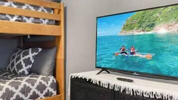 4 bedrooms, WiFi, bed sheets