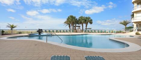 Apartamento, varias camas (Beach Colony West 1C) | Piscina | Una piscina climatizada