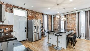 Fridge, microwave, oven, coffee/tea maker